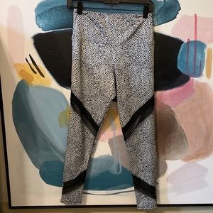 Onzie | ‘Sporty’ Leopard Print Mesh Panel Legging